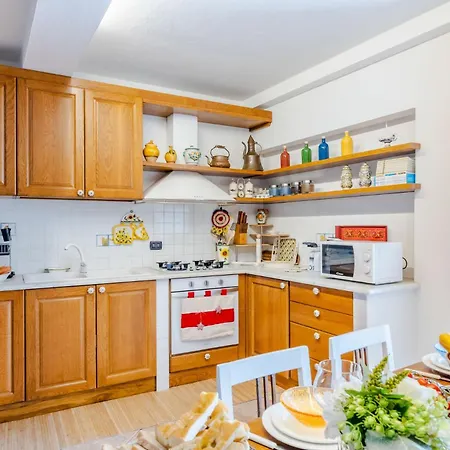 Casa La Guardia, A Classic 3 Bedrooms Appartement Lucca