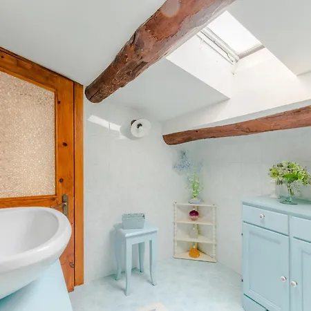 Casa La Guardia, A Classic 3 Bedrooms