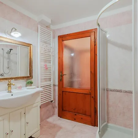 Casa La Guardia, A Classic 3 Bedrooms Apartment Lucca